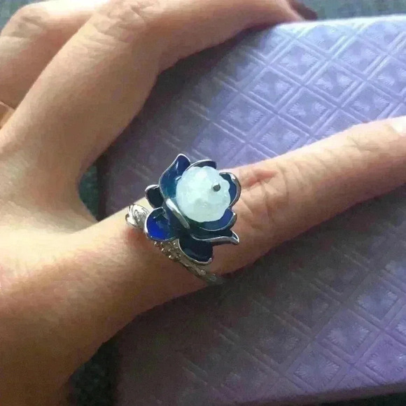 Natural Jade Glaze Lotus Classical Beauty Ring - Picture 6 of 8